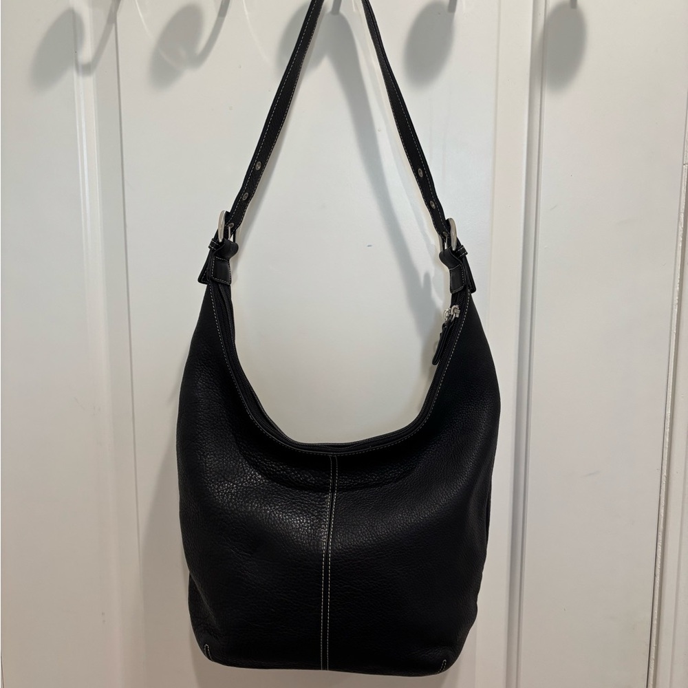 Elegant Black Leather Shoulder Bag